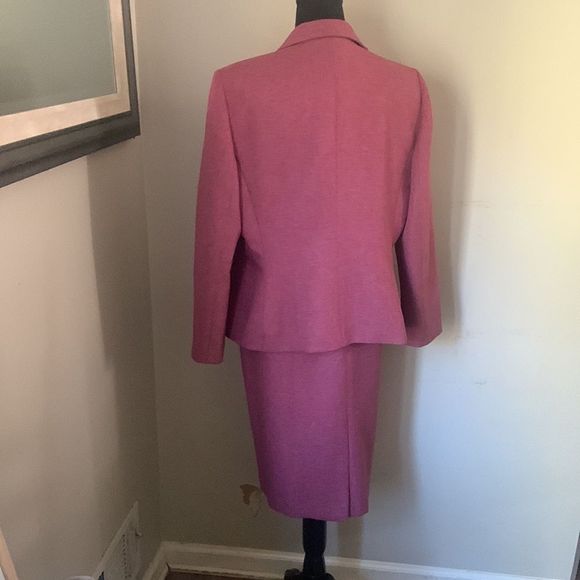 NWT Le Suit 12p 2 piece skirt and blazer suit ❤️ - Picture 8 of 13